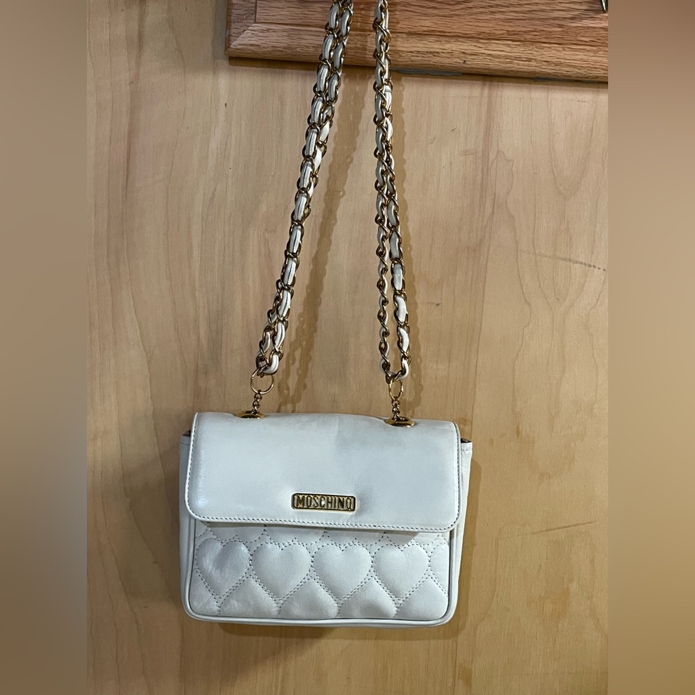 Moschino White Quilted leather heart Chain Strap Bag